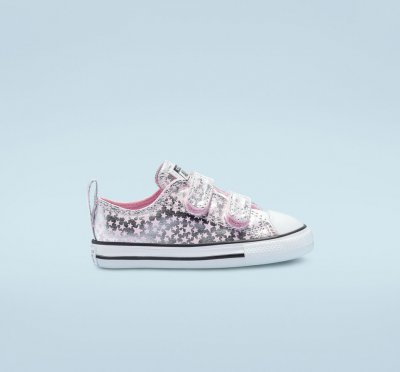 She's A Star Easy-On Chuck Taylor All Star | Shop Converse Kids SHOES