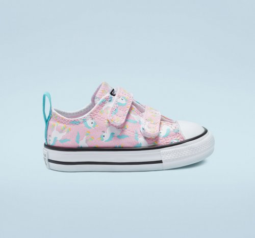 Unicons Easy-On Chuck Taylor All Star | Shop Converse Kids FEATURED